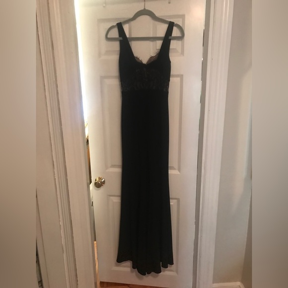 Black dress - Picture 2 of 8